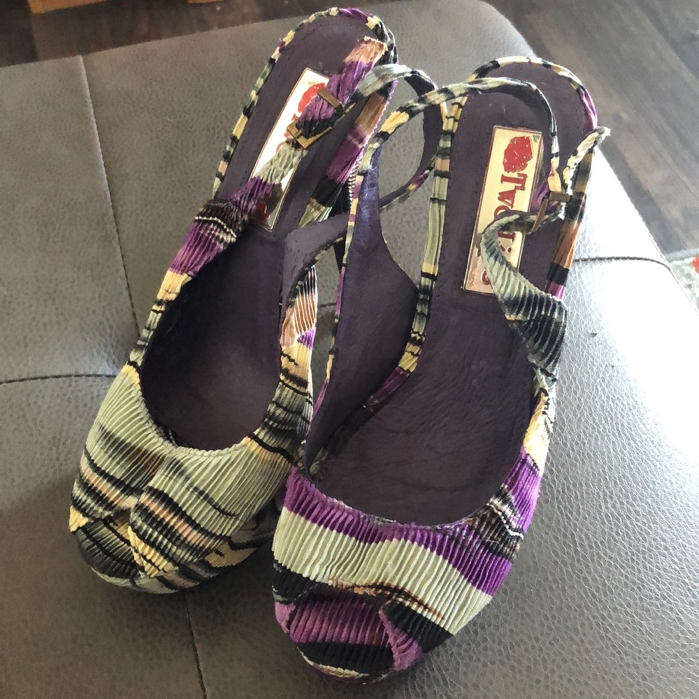 Cute Multicolored Pumps - image 5